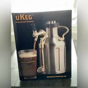 GrowlerWerks uKeg 64oz Stainless Steel Pressurized Growler